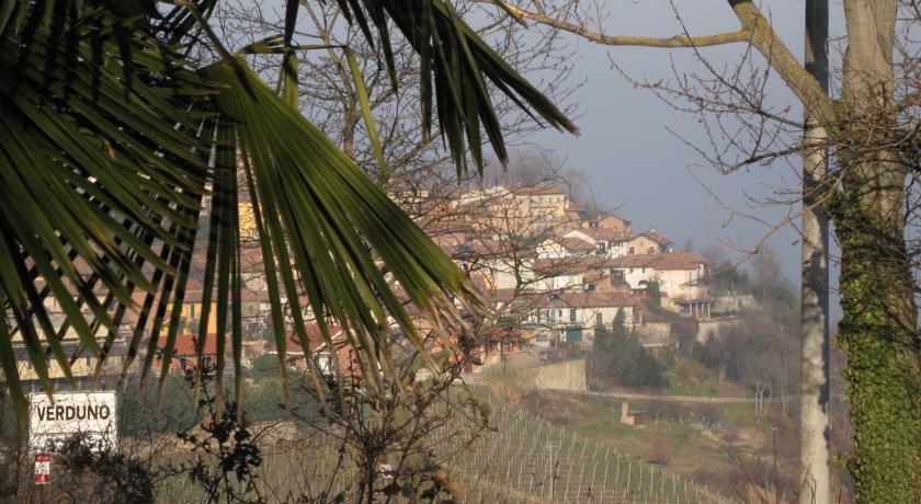 Cascina Arcangelo Raffaele Verduno Eksteriør billede