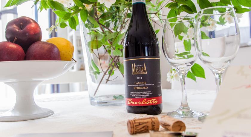 Cascina Arcangelo Raffaele Verduno Værelse billede